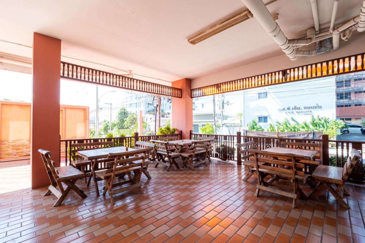 Hotel Reddoorz Navin Mansion 3 Pattaya Extérieur photo