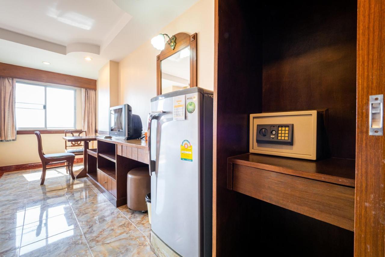 Hotel Reddoorz Navin Mansion 3 Pattaya Extérieur photo
