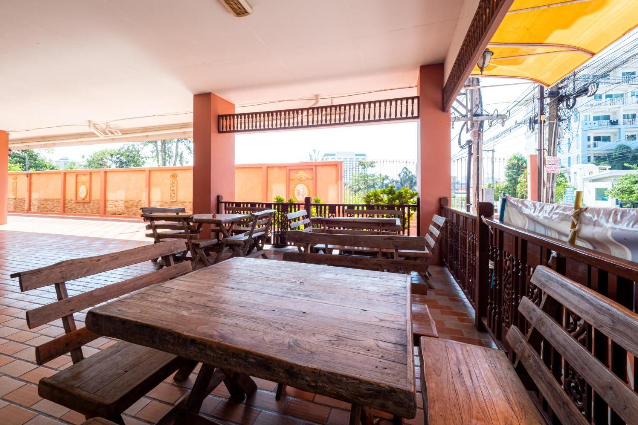 Hotel Reddoorz Navin Mansion 3 Pattaya Extérieur photo