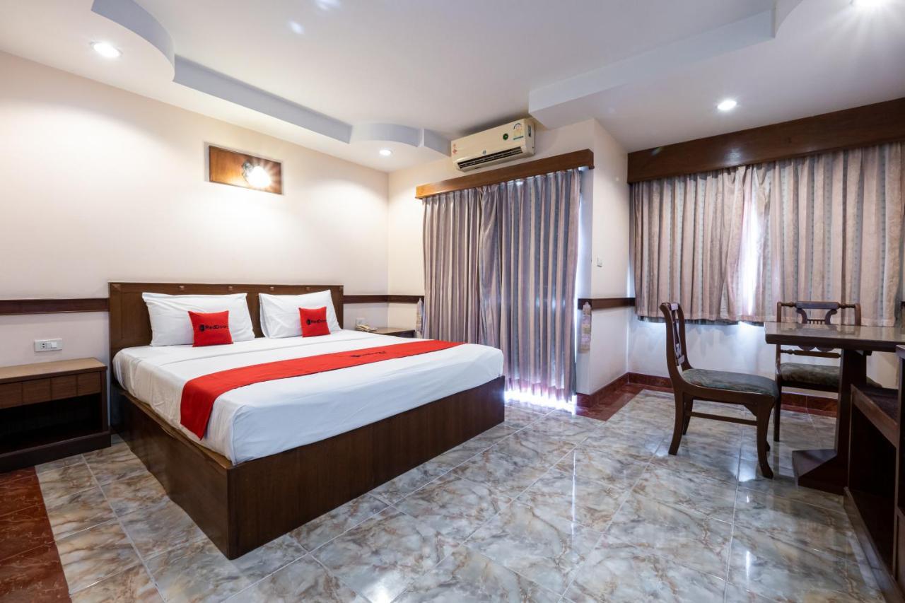 Hotel Reddoorz Navin Mansion 3 Pattaya Extérieur photo