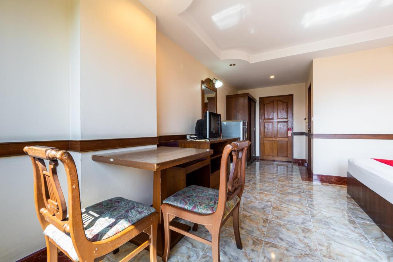 Hotel Reddoorz Navin Mansion 3 Pattaya Extérieur photo