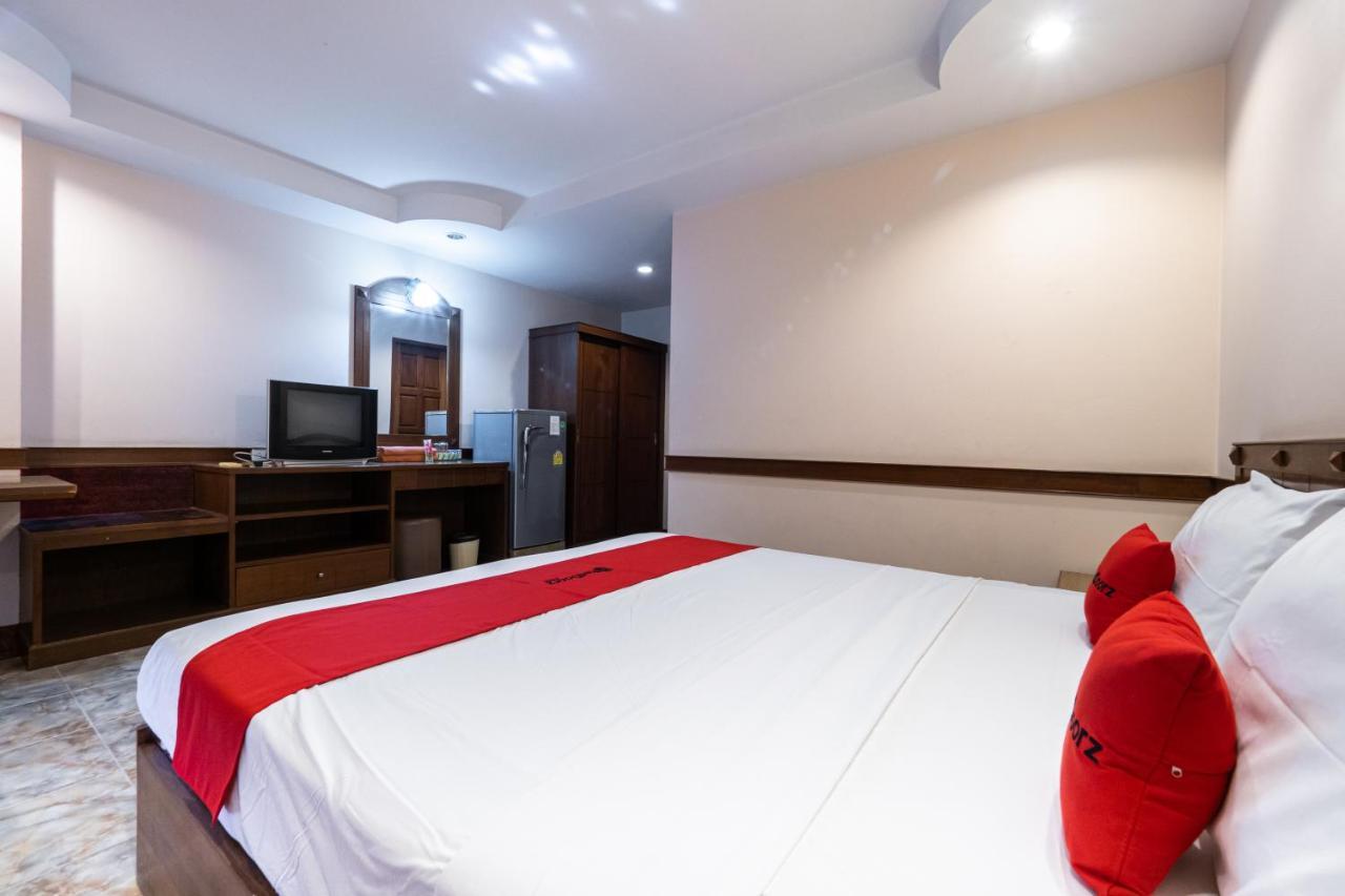 Hotel Reddoorz Navin Mansion 3 Pattaya Extérieur photo