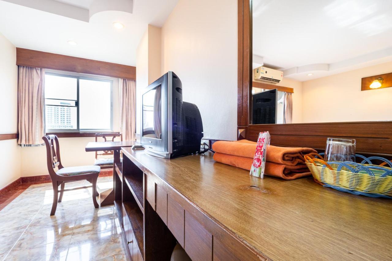 Hotel Reddoorz Navin Mansion 3 Pattaya Extérieur photo