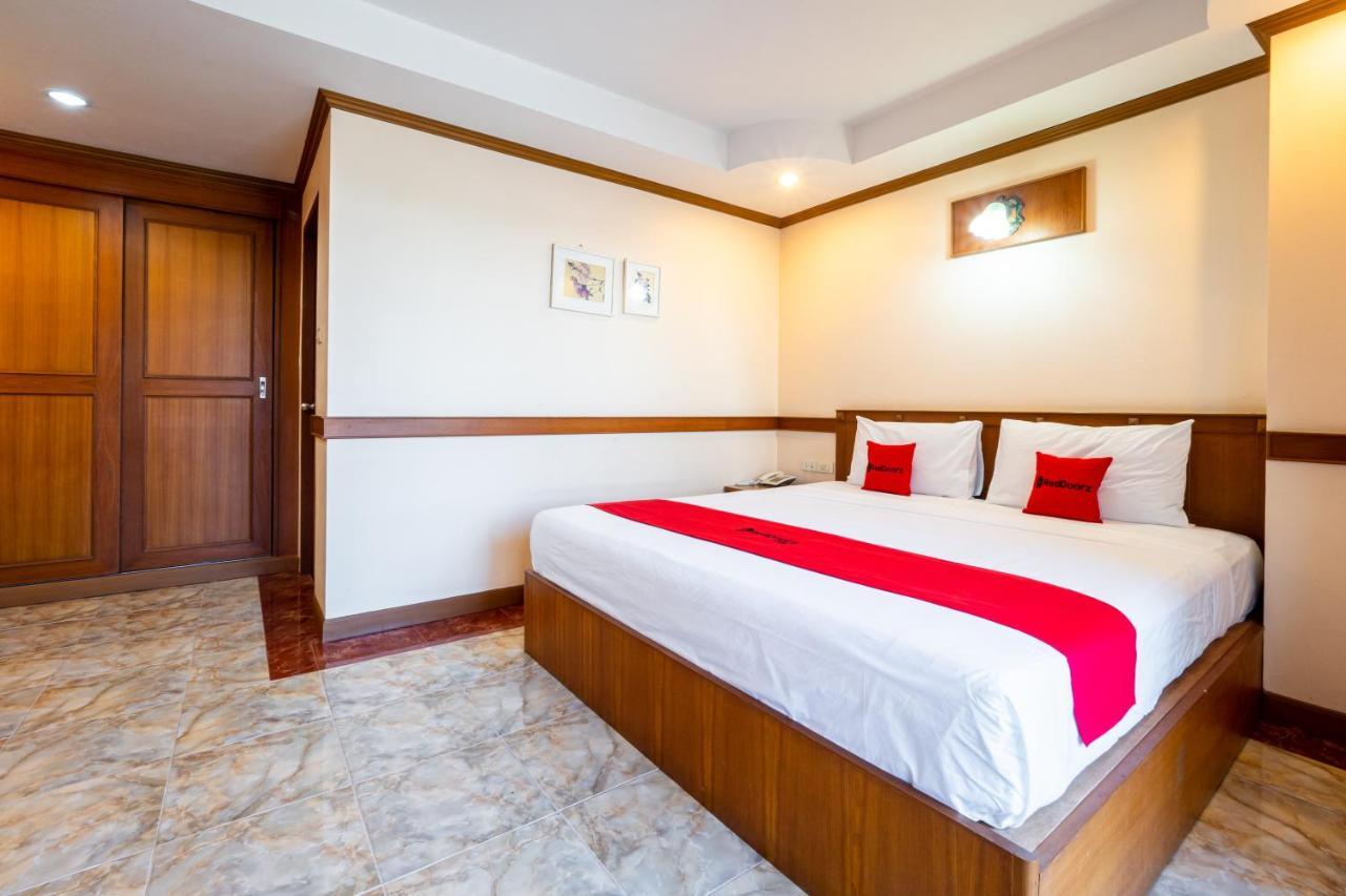 Hotel Reddoorz Navin Mansion 3 Pattaya Extérieur photo