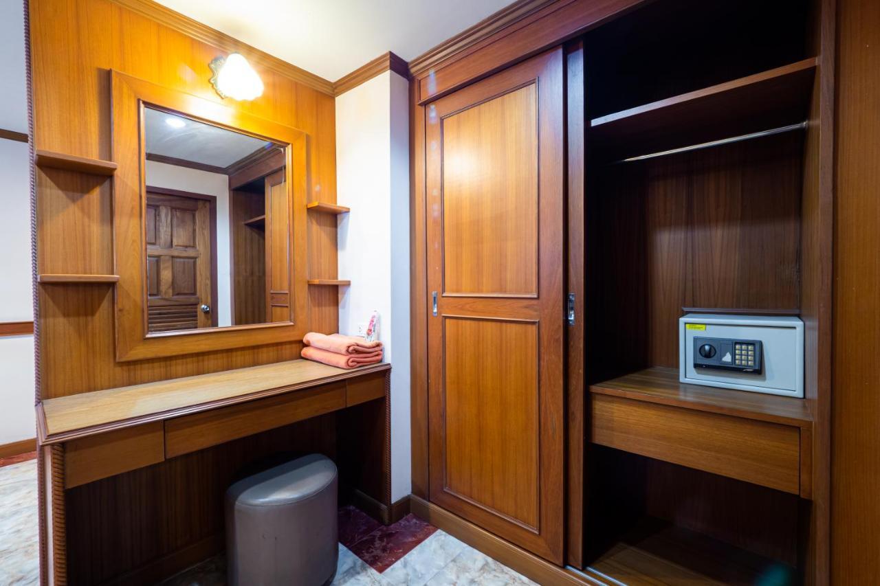 Hotel Reddoorz Navin Mansion 3 Pattaya Extérieur photo