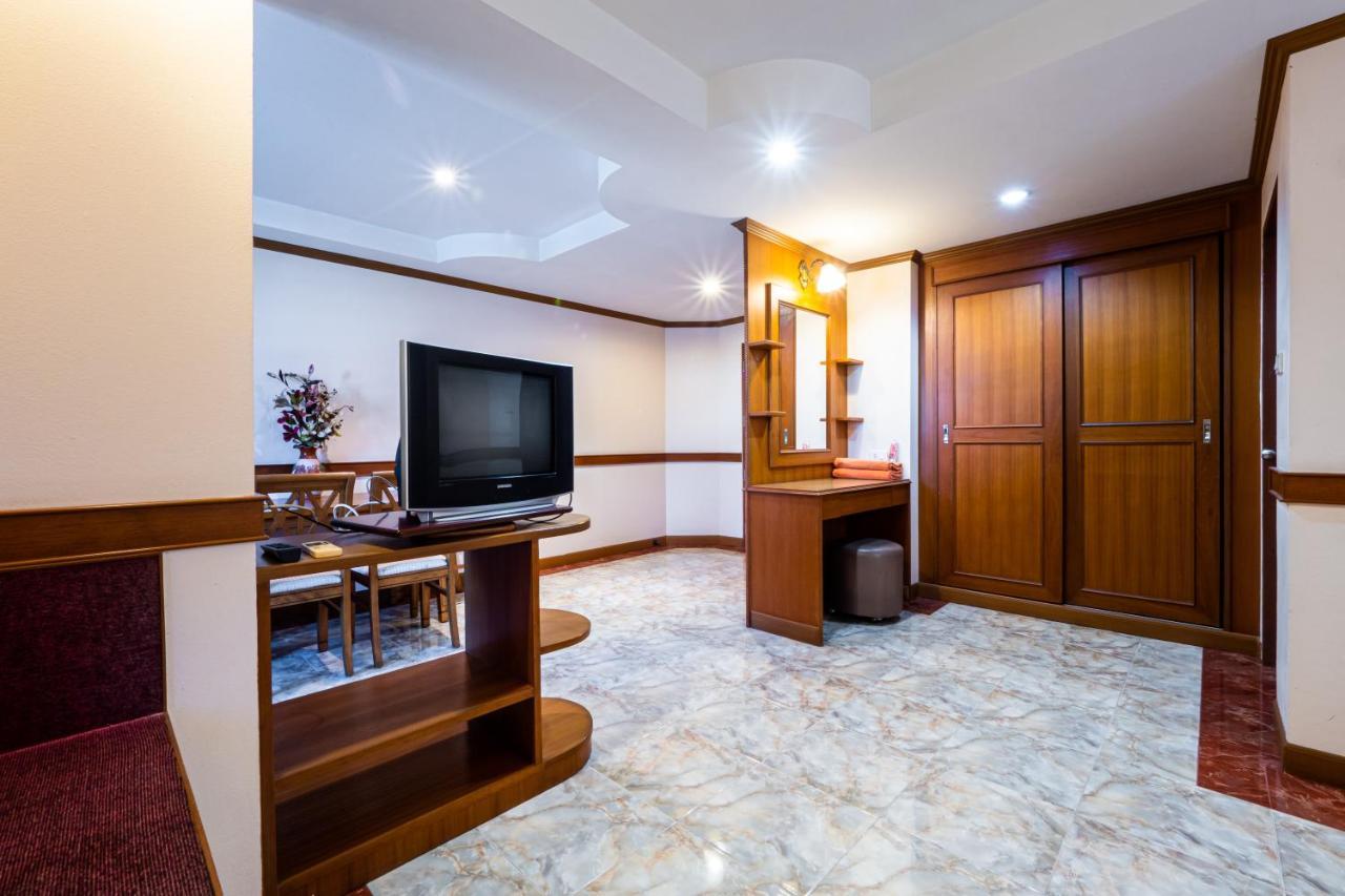 Hotel Reddoorz Navin Mansion 3 Pattaya Extérieur photo